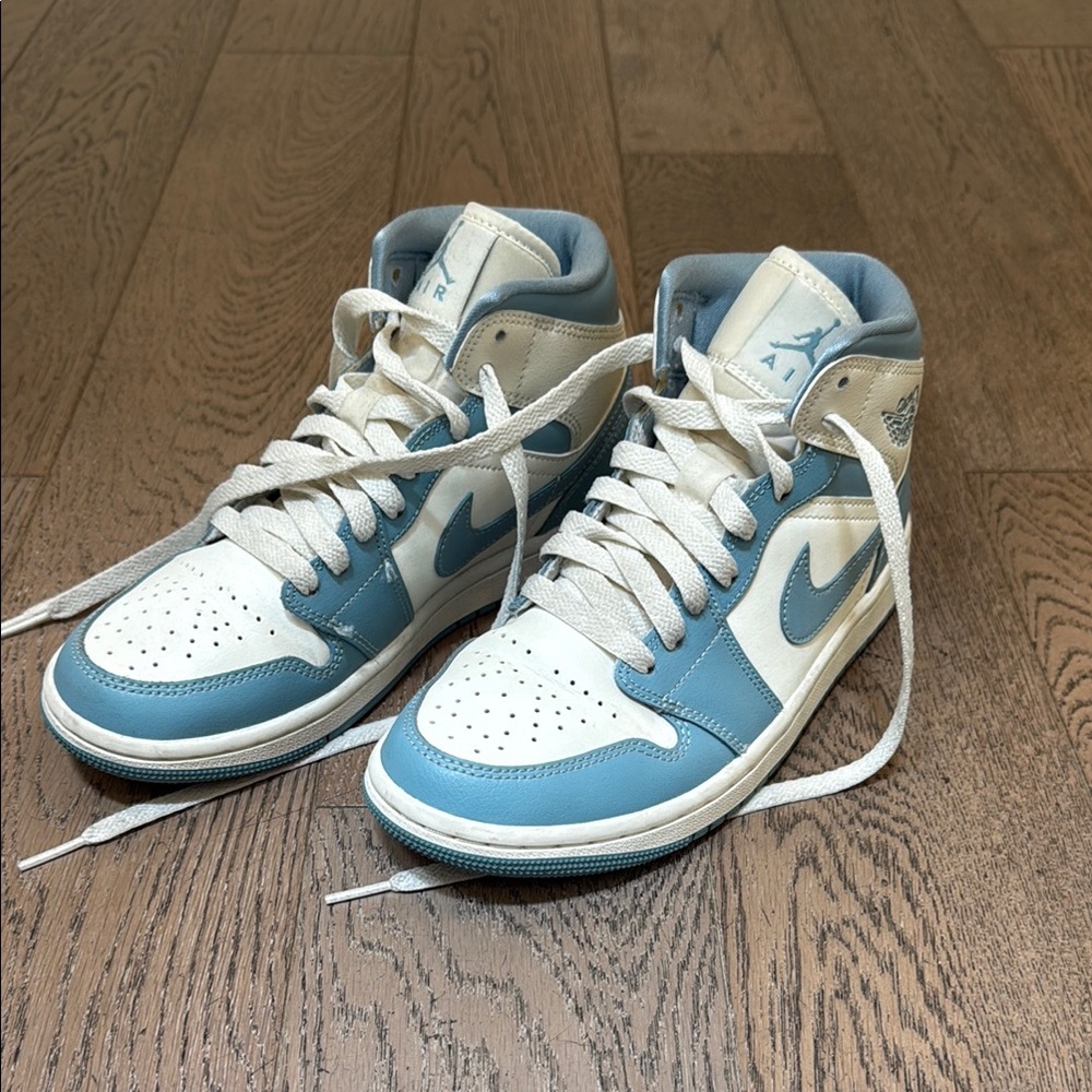 Jordan 1 Mid University Blue - Size 6.5 Blue and White High-Top Sneakers